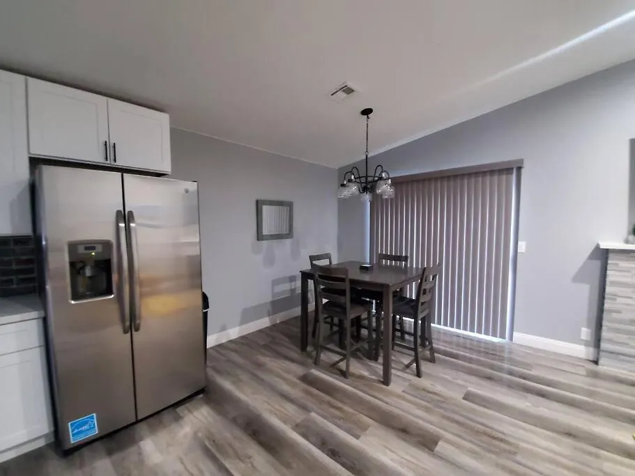 Beautiful Home W/ Red Door, Close To Strip/Stadium Las Vegas